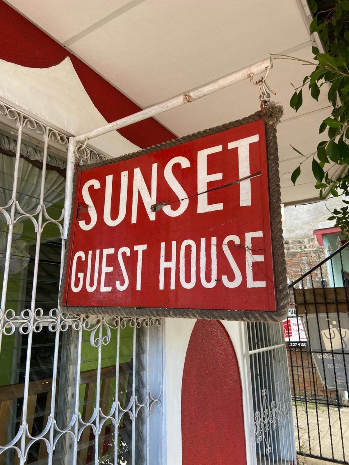 Sunset Guest House 南圣胡安 外观 照片